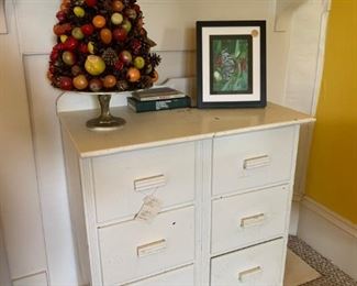 Small white accent table with drawers 