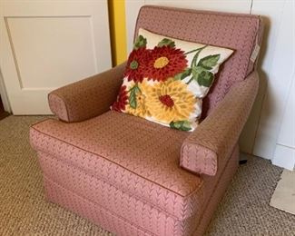 Mauve upholstered arm chair 