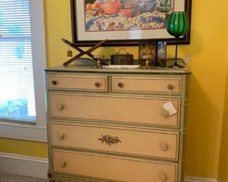 Matching chest of drawers 