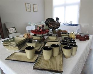 Stoneware set with many pieces