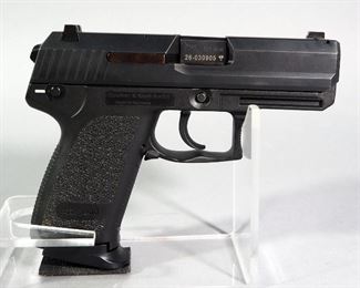 H&K USP Compact .40 S&W Pistol SN# 26-030905, 3.5" Bbl, Mfg 2000, 4 Total Mags (1 12-Rd And 3 10-Rd), In Hard Case