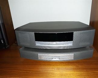 BOSE WAVE MUSIC SYSTEM Radio CD with Multi-CD with remotes