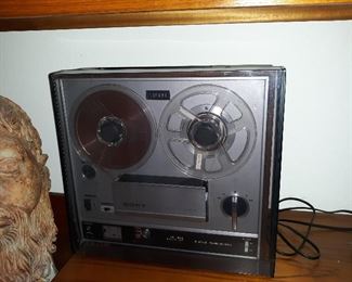 Sony Tc-560 solid state 4-track stereo tape recorder