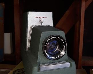 Vintage ARGUS 300 Automatic 35mm Slide Changer Projector