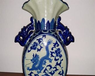 dragon vase