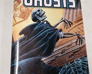 Showcase Presents Graphic Novel Ghosts