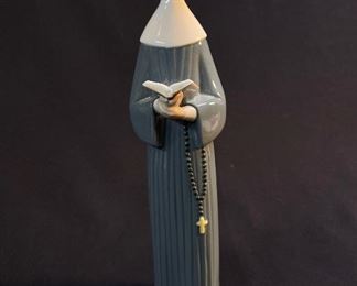 Lladro Prayerful Moment Nun Figurine 10" - buy on StubbsEstates.com