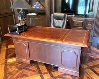 OCT ESTATE DESK WITH CHAIR