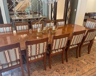 A henredon dining room