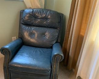 #42	Chair	Blue Buttonback Leather Recliner w/nailhead trim (open in flip-up portion) - You move upstairs	 $ 120.00 																						