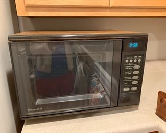 #80	Appliance	Magic Chef Microwave w/convection Setting 	 $ 30.00 																						