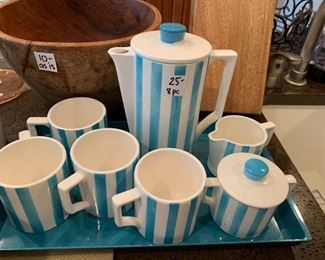 #152	kitchen	aqua and white coffee set with 4 cups and sugar/creamer	 $ 25.00 																						
