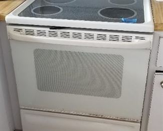 Range & microwave oven