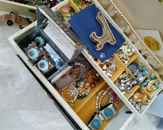 AND MORE VINTAGE JEWELRY