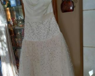 SAKS EVENING GOWN SIZE 4