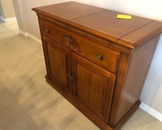 Console bar cabinet  ( solid ) 
