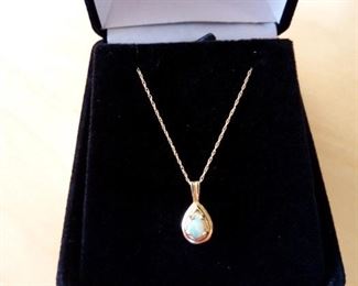 Opal with 18" chain 10k