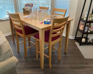 14 Counter Height Kitchen table with 6 Stools