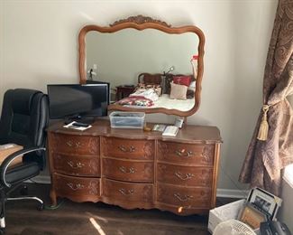 15 Dresser with Mirror