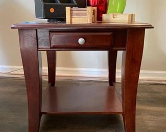 19 End Table