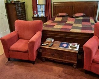 Nice Bedroom Set w/ Ceder Chest