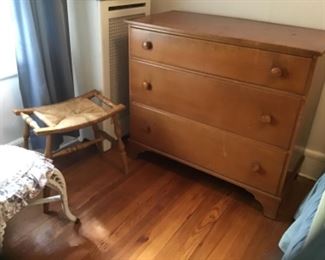 3 drawer chest. 