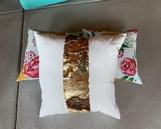 Decor pillows 