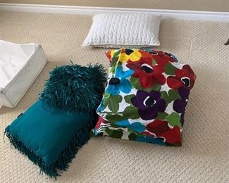 Duvet cover and pillow shams