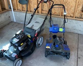 Craftsman self propelled gas mower
Battery snowblower 