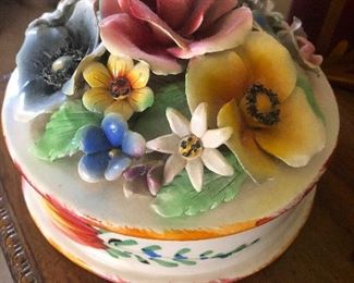 Ceramic Flower Bowl w. 3D Flower Lid. Italy