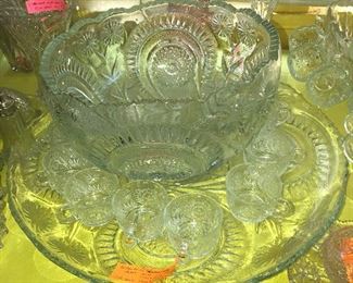 L.E. Smith Slewed Horseshoes Punch Bowl Cups & Glass 