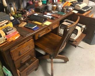 They don't make these desks anymore! replace that  typewriter with a laptop!