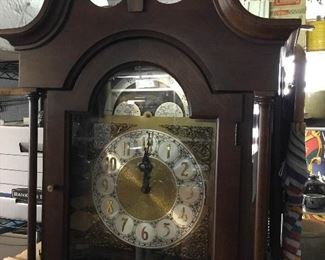 1B001 Howard Miller Grandmother Clock