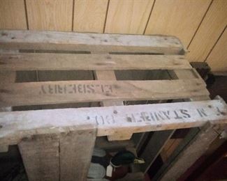 MARKINGS ON CRATE