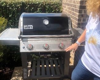 Weber grill in like new condition