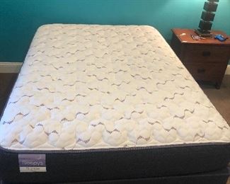 Full mattress and box springs
