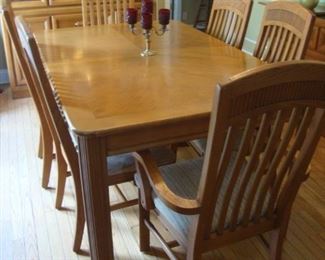 Basset Table w/ one leaf and 6 chairs