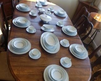 Complete 12 place setting Noritake Concord china mint condition 