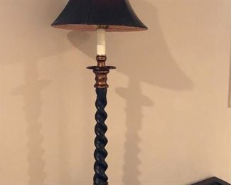 #6) - $40 - Traditional Lamp. 