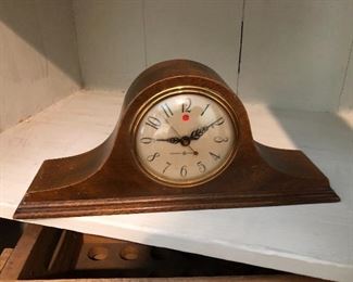 #112) - $75 - Mantle Clock.  General Electric.