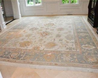 8. Heriz Pattern Hand Woven Carpet