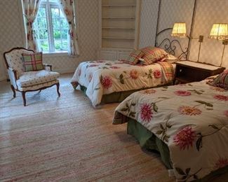 Floral Bedspreads and Curtains