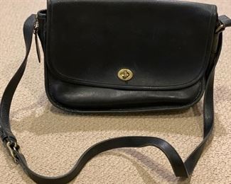 Vintage leather Coach shoulder bag.