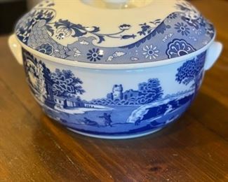 Spode Italian Oven to Tableware covered casserole. Photo 1 of 2.