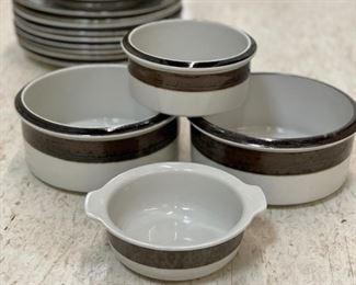 Vintage chip free Arabia Karelia serving bowls and covered casserole. Photo 1 of 2.