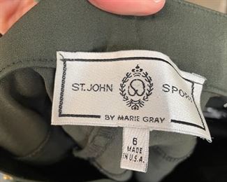 Vintage St. John Sport pants in military green. Size 6. Photo 2 of 2.
