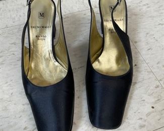 Bruno Magli black statin pumps. Size 7.