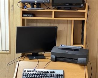 Assorted electronics.