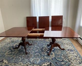 Hickory Chair 3-Leaf Mahogany Dining Table & Thomasville Wool Rug 9x12