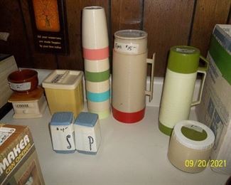 Vintage tupperware items